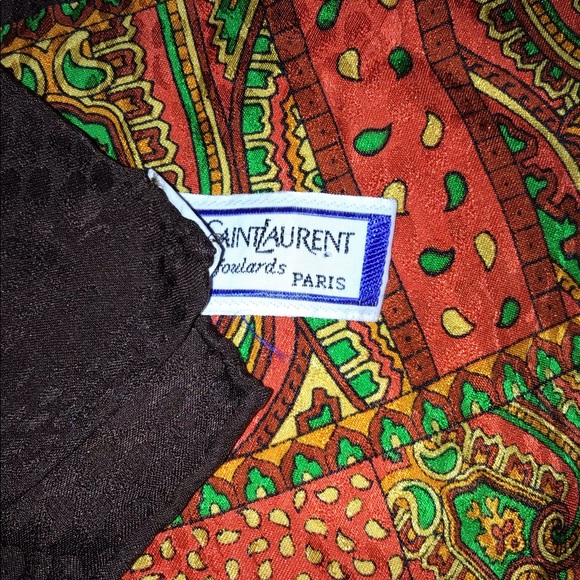 YSL Large Scarf. - Picture 3 of 6